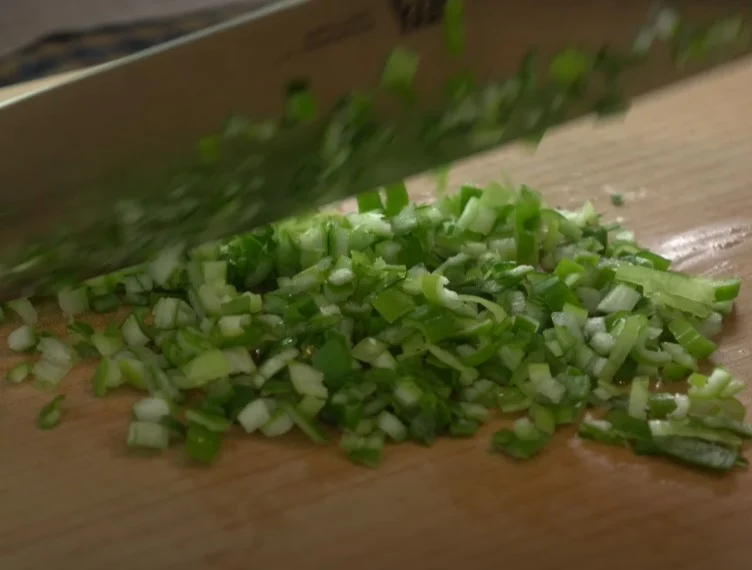This recipe for garlic flatbread takes just 3 minutes and requires no kneading or yeast grandmawise.com 4