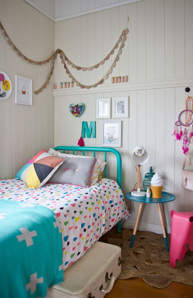 14 Vintage-Inspired Decor Ideas for Grandkids Bedroom at Grandma’s House 10 Vintage-inspired grandkids bedroom at grandma's house.