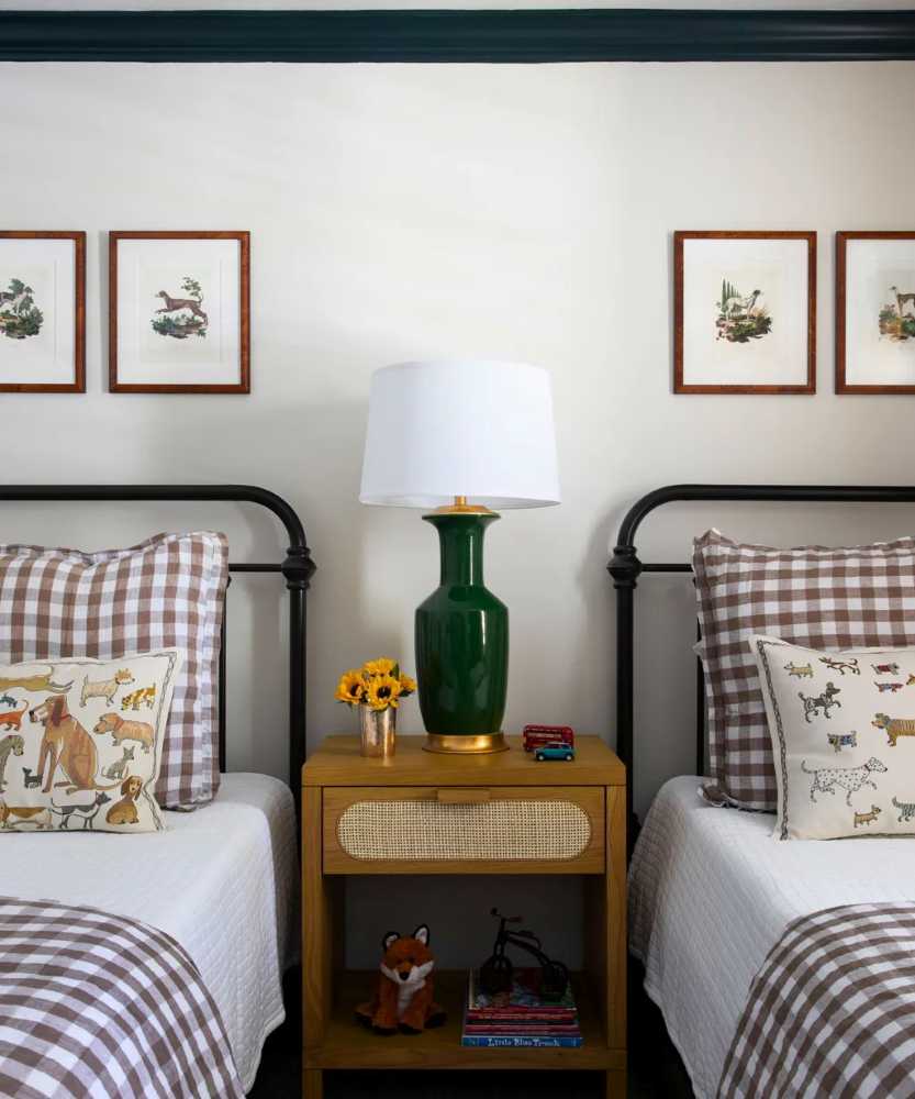 14 Vintage-Inspired Decor Ideas for Grandkids Bedroom at Grandma’s House 7 Vintage-inspired grandkids bedroom at grandma's house.