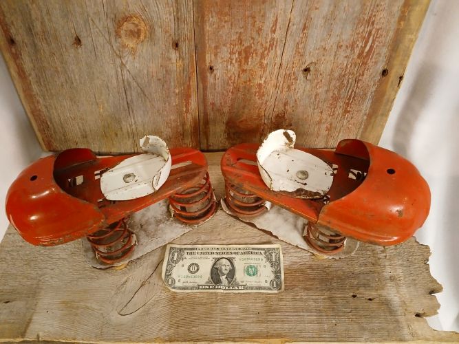 24 Forgotten Toys Every ’70s Kid Played With (And Wouldn’t Be Safe Today) 16 Moon Shoes